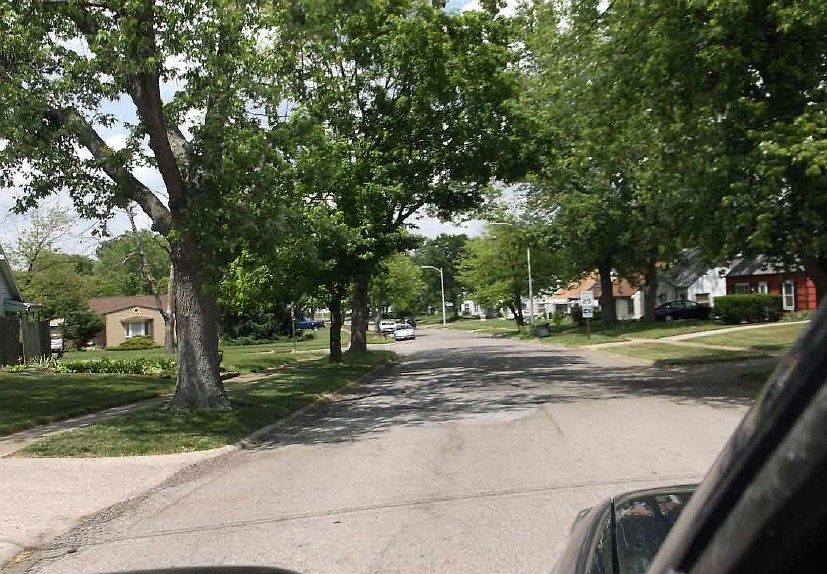 2nd image of 320 Lynnhaven Dr