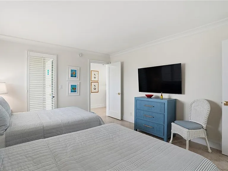 3443 Gulf Shore Blvd N #814 — Photo 29