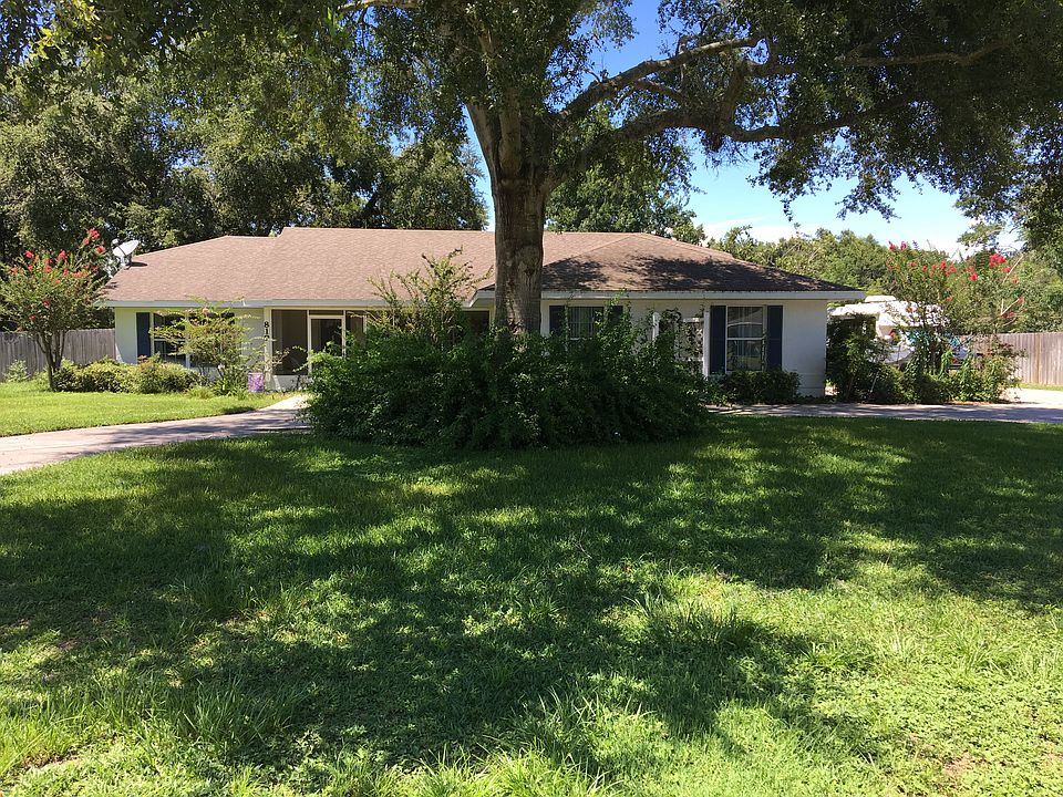 1st image of 819 Berryhill Cir