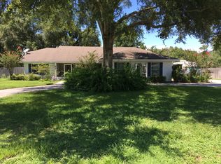 819 Berryhill Cir, Fruitland Park, FL 34731