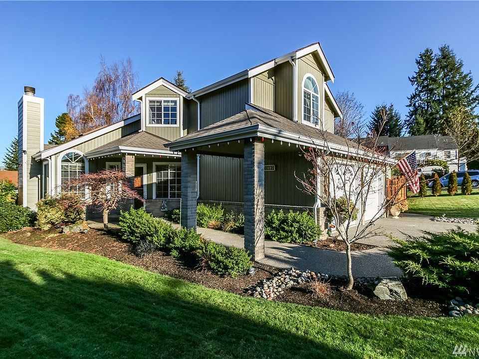 Welcome to 2423 Grandview Dr W located within the University Place School District boundaries!