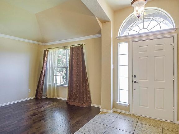 4th image of 13401 Bavarian Dr