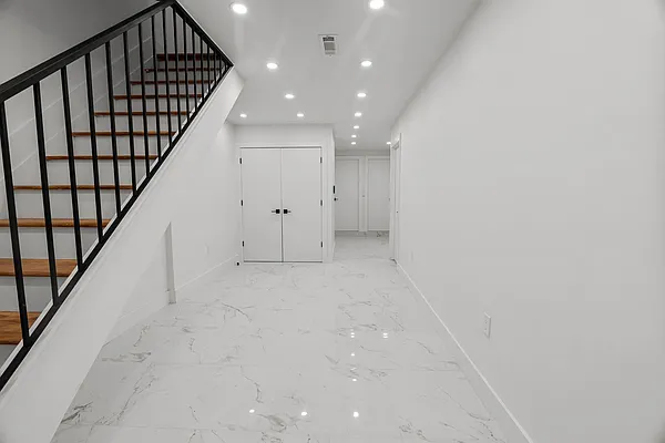 Rented by Corcoran | media 23