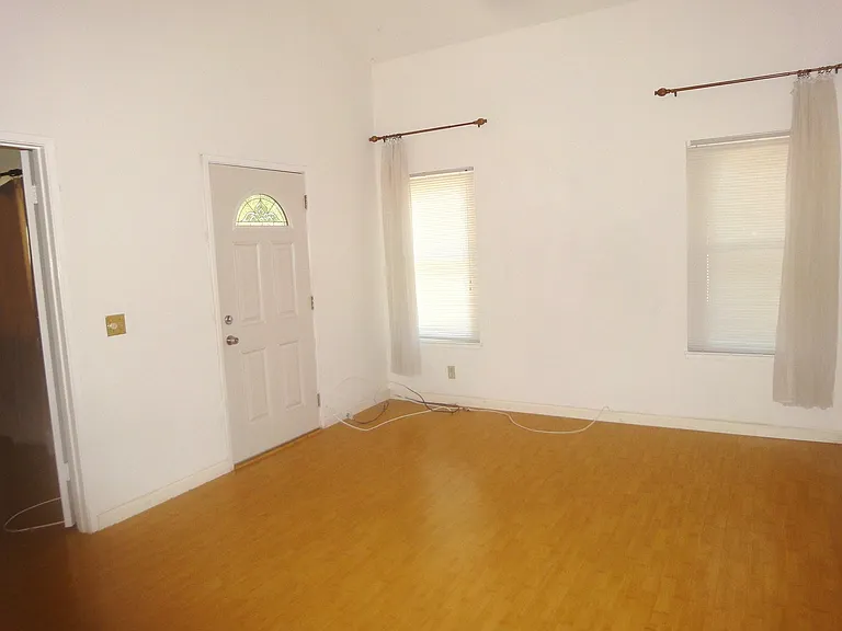 1103 Polynesia Dr #1 — Photo 4
