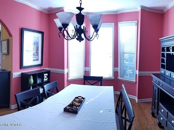 3rd image of 3319 Chateau Cir N