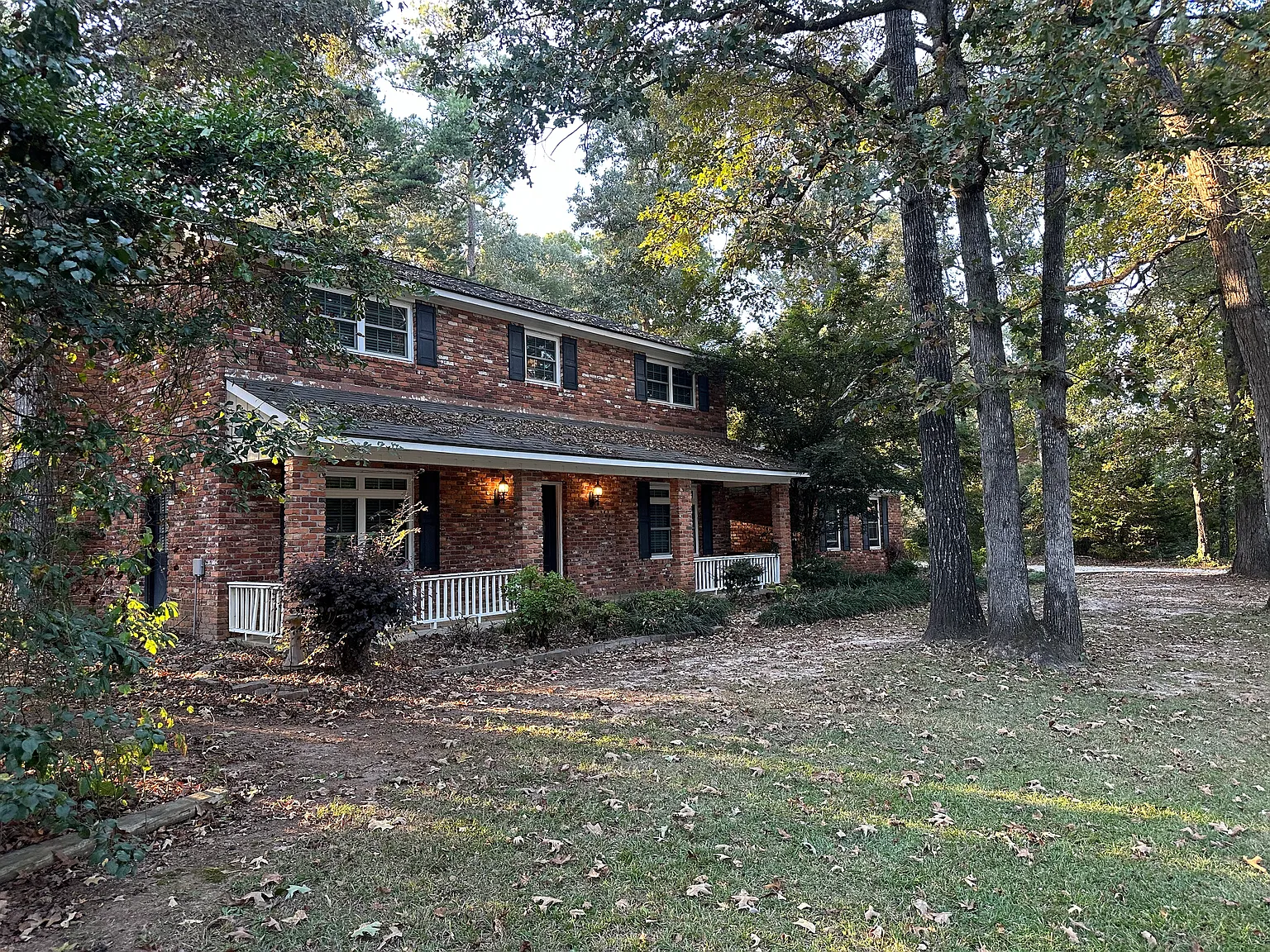 4 bed, 2.5 bath, 2204 sqft, $2,400 — Photo 2