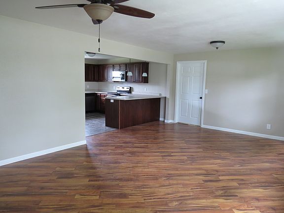 5th image of 2212 Washington St