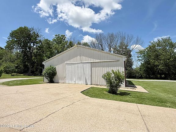5th image of 533 Hanging Rock Rd