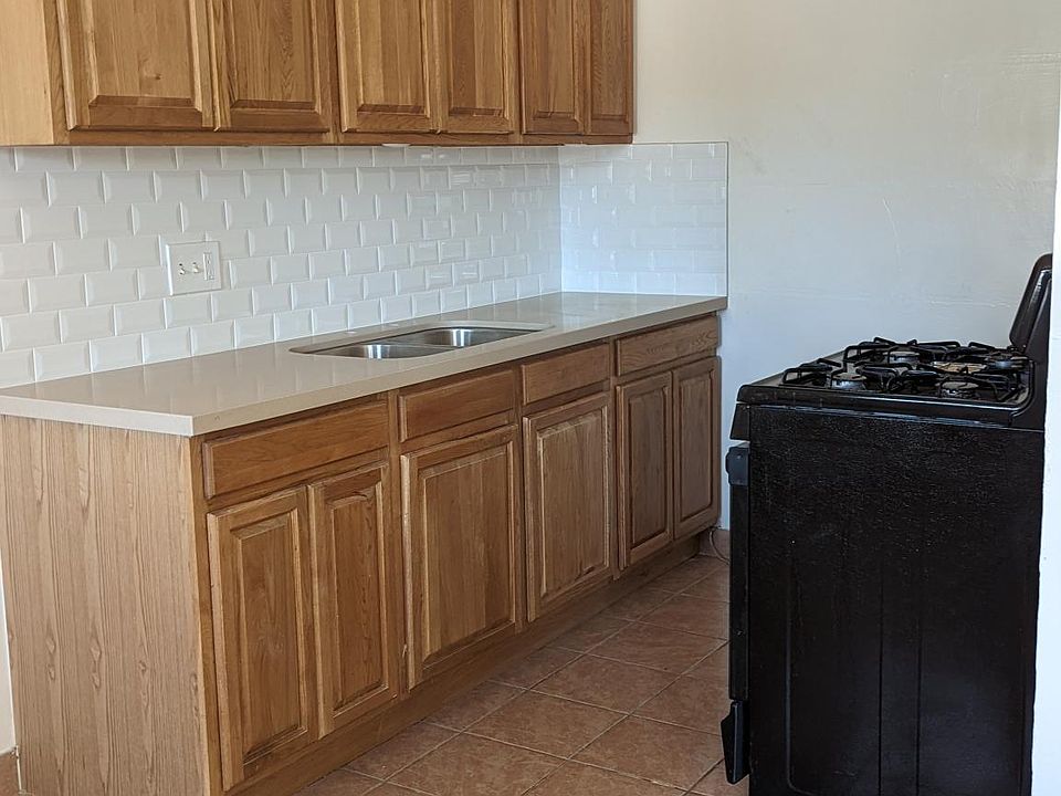2nd image of 120 E Cypress St #8