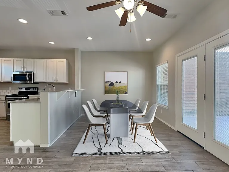 138 E Sycamore St #138 — Photo 5