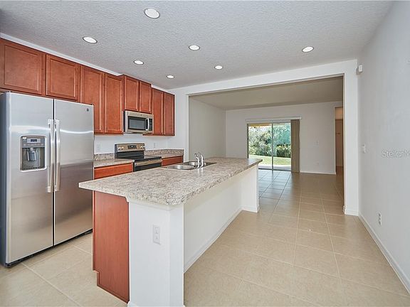 4th image of 106 Claire Ln