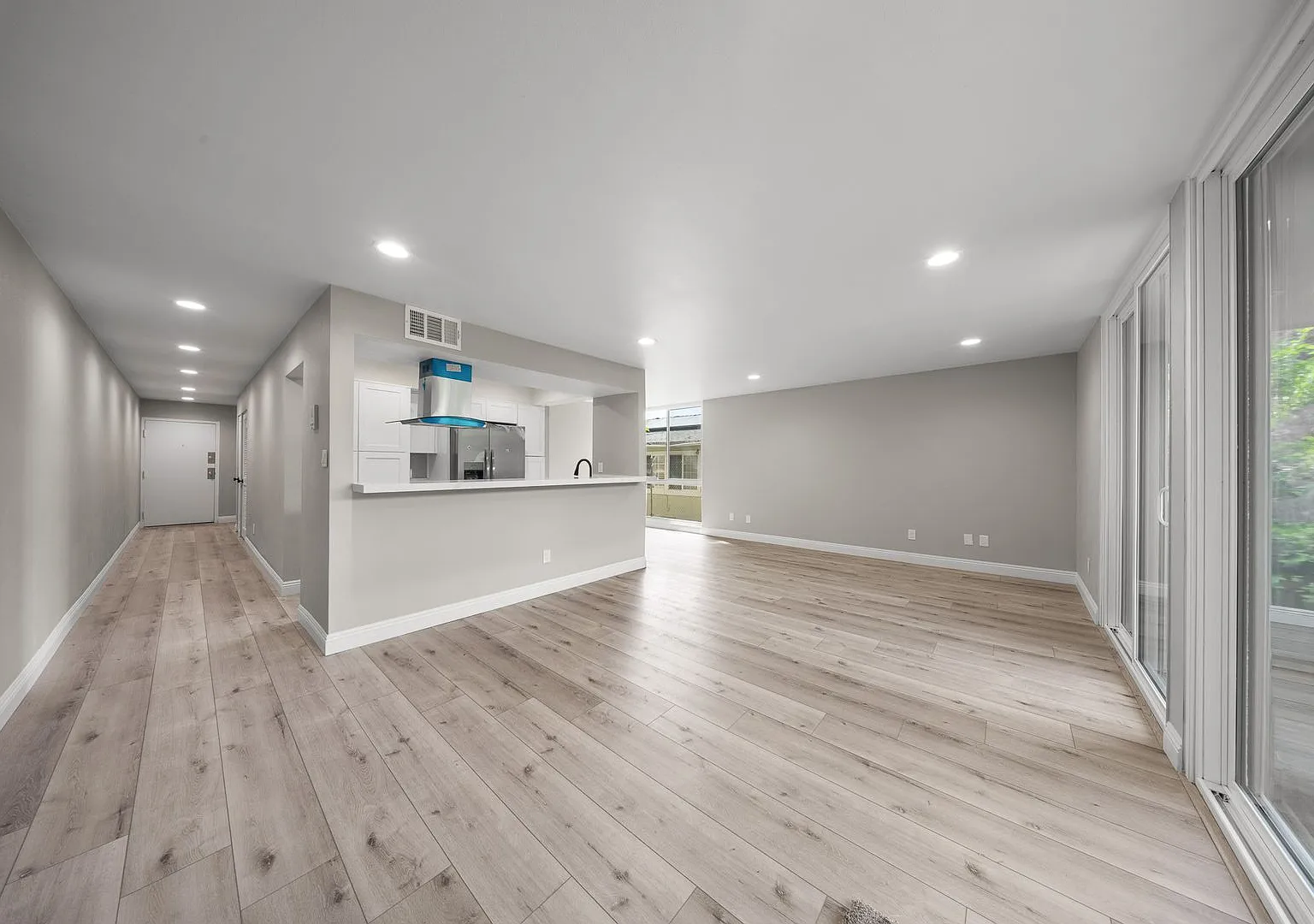 271 E San Antonio Dr. — Photo 4