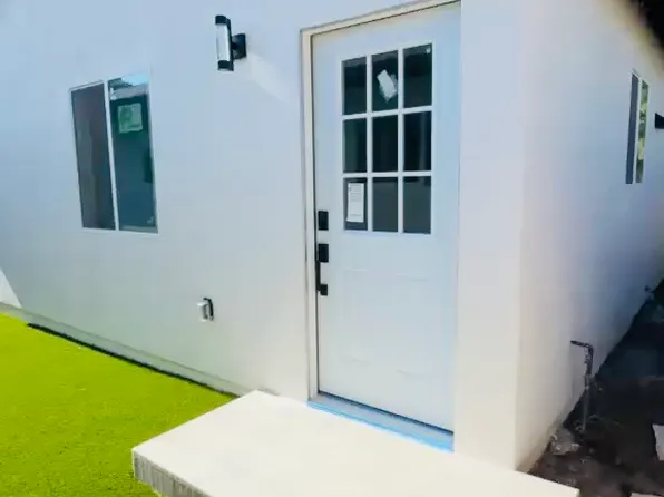 22158 Eccles St, Canoga Park, CA 91304