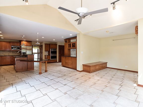 4th image of 1617 Brassie Ave