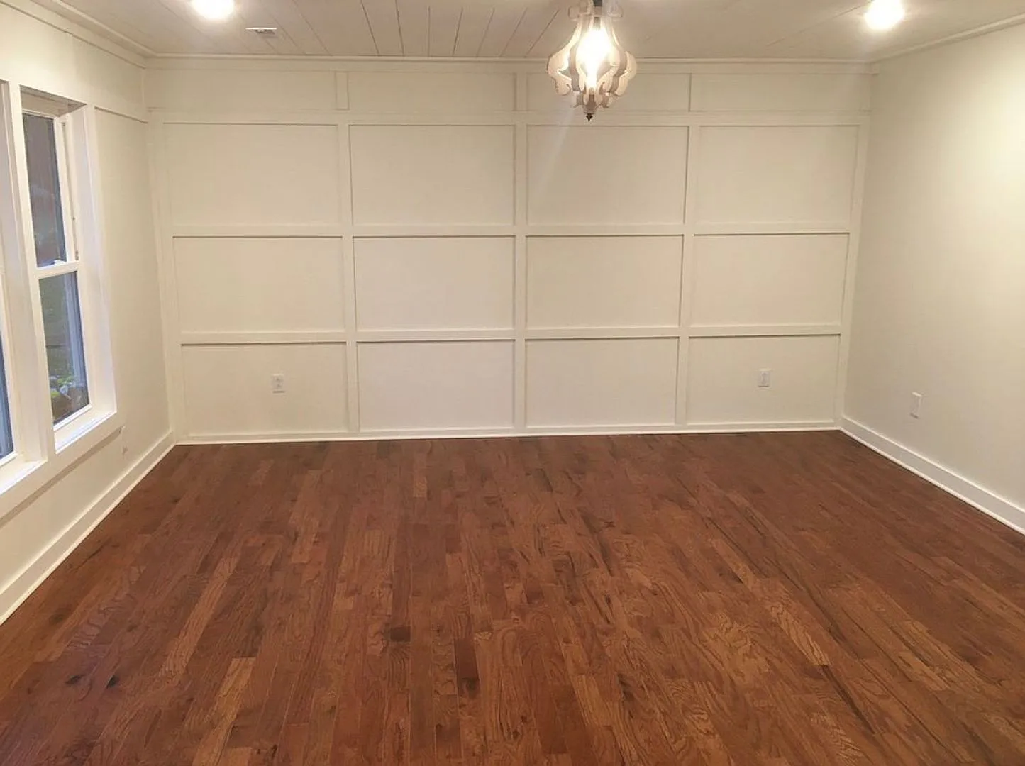 5 Bedroom || 3.5 Bathroom Home in Forest — Photo 2