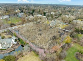 60 Hibbard Rd, Northfield, IL 60093