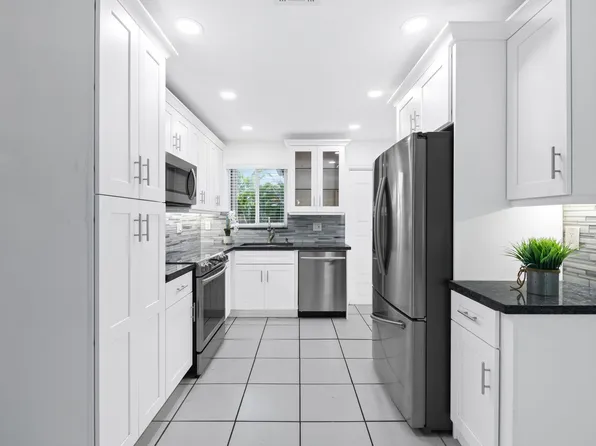 2152 NE 62nd Street, Fort Lauderdale, FL 33308