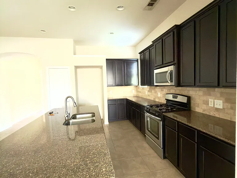 1513 Toucan Dr — Photo 5