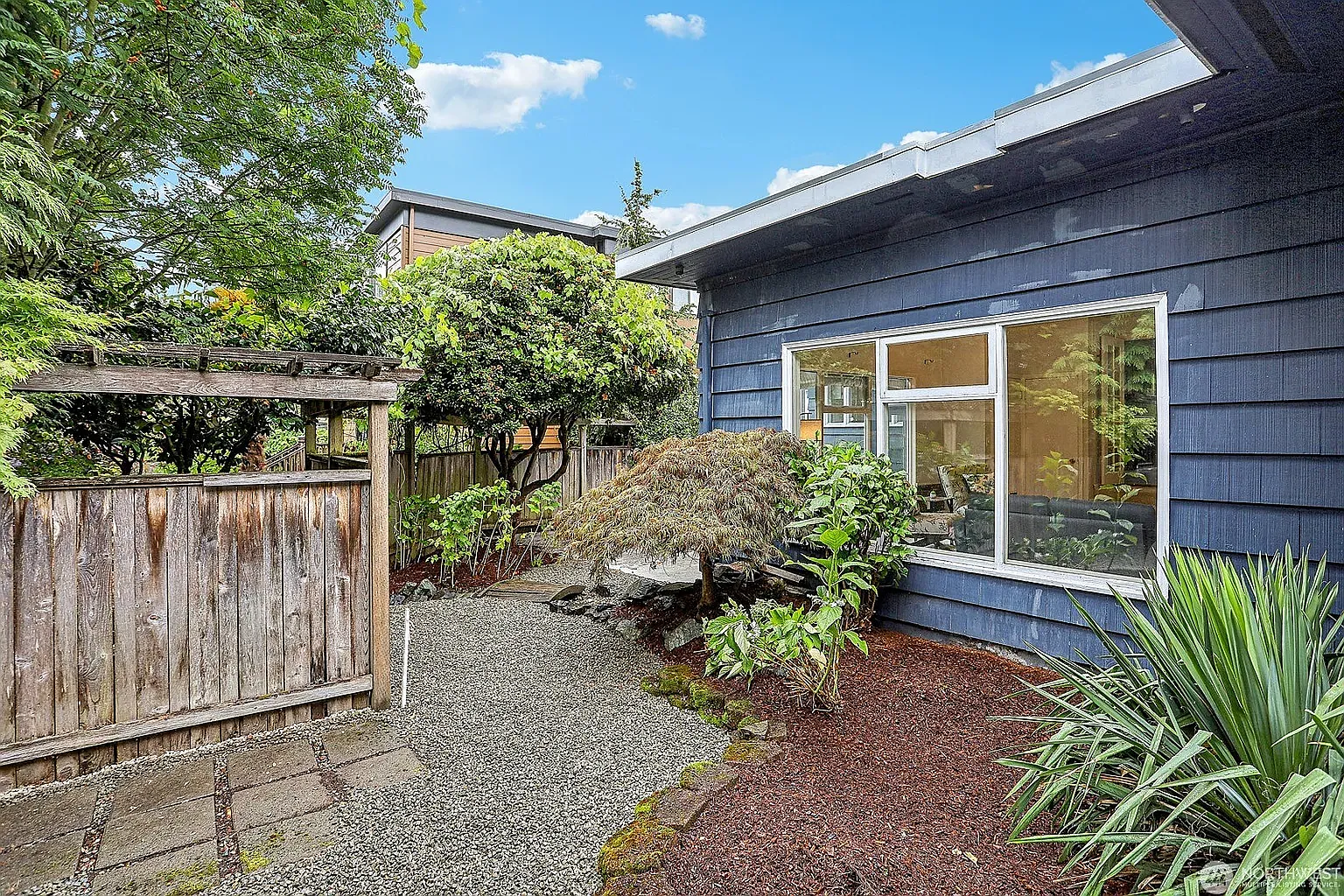 4 bed, 2000 sqft, $4,500 — Photo 3