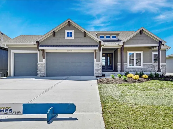 22039 W 100th Ter, Lenexa, KS 66220