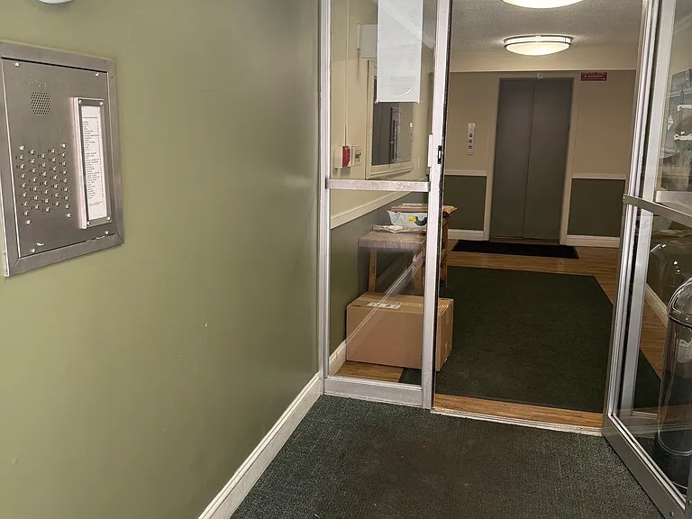 205 Kent St #18 — Photo 3