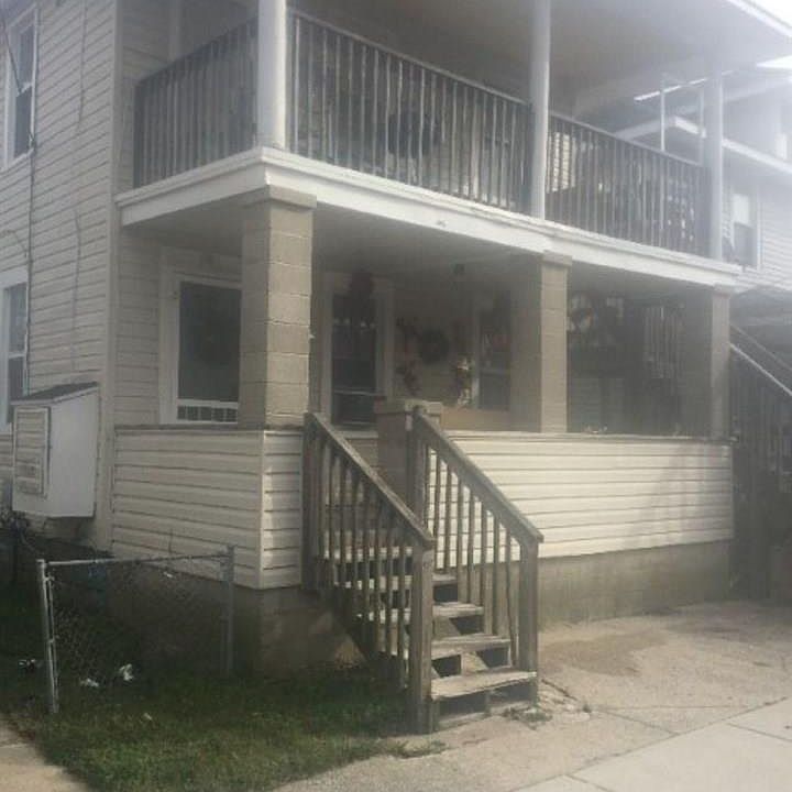 1st image of 10 1/2 Woodland Ave