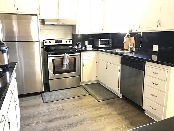 4th image of 2567 Fernwood Ave