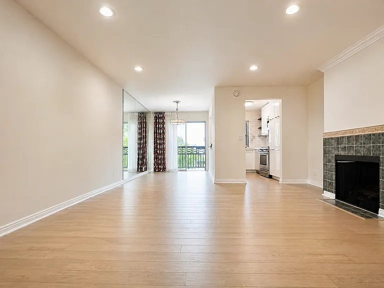 1355 N Sierra Bonita Ave #402 — Photo 10