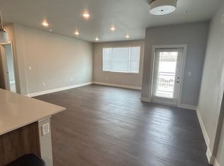 237 Riverview Ct #F-113, Longmont, CO 80501