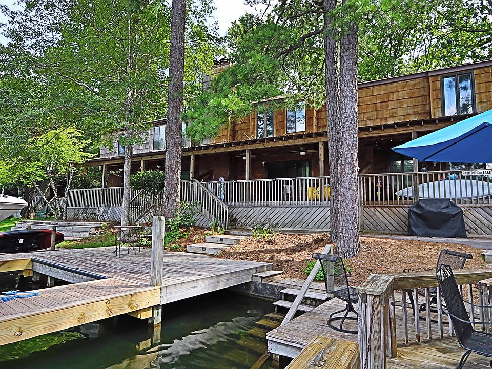 Welcome to 41 Poplar Point!