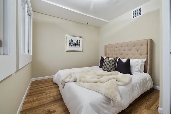 Sold by Nest Seekers International | media 21