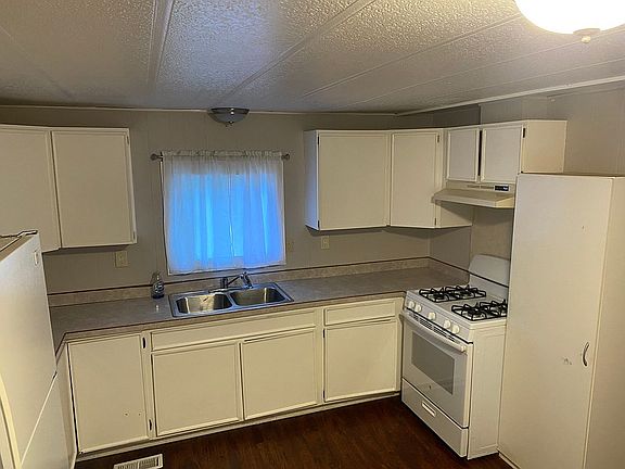5th image of 965 W Fetterman St