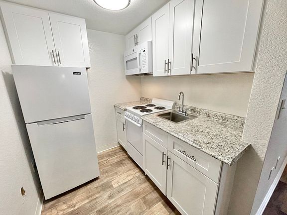 5th image of 1415 G St APT 26
