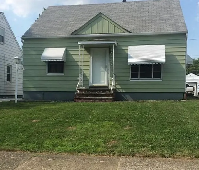 14207 Tabor Ave — Photo 1