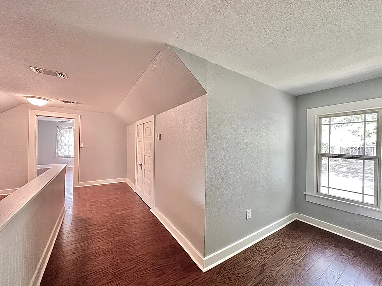 802 Hamvasy Ln — Photo 48