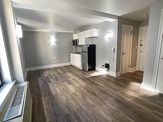 3rd image of 240 W 73rd St APT 1401