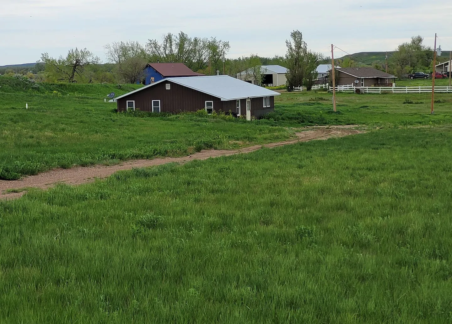 Country Living — Photo 1