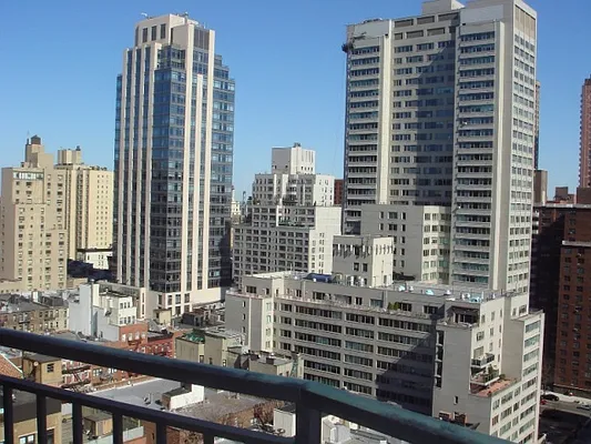 Rented by Luxury Property Group | media 44