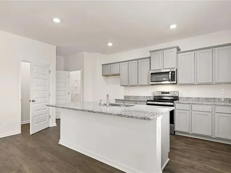 210 Aster Ave — Photo 7