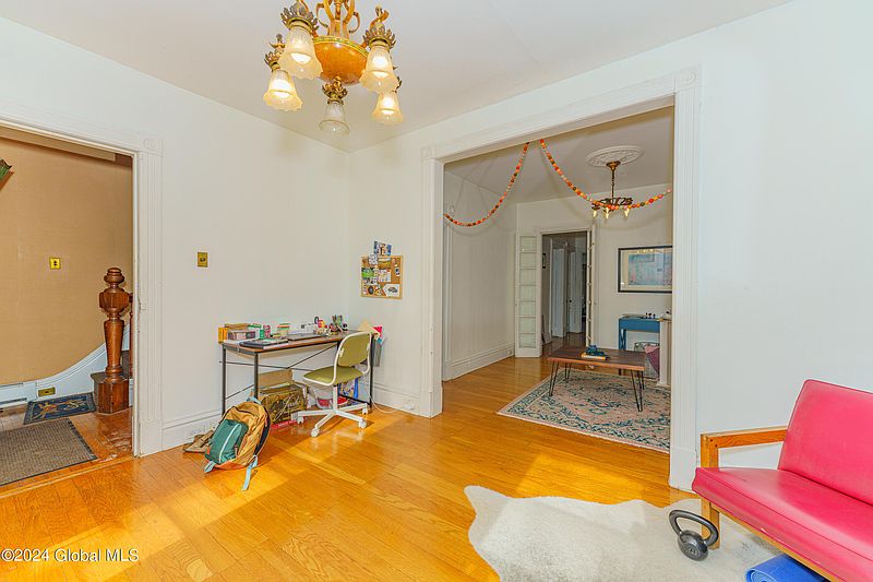 4th image of 49 Christie Street