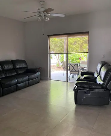 3 bed, 2.0 bath, 1632 sqft, $4,200 — Photo 4