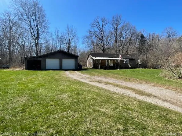 5447 Rensselear Dr, Lapeer, MI 48446