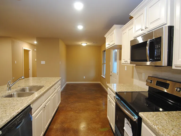 208 Kelso Rd — Photo 4