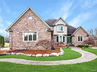 23990 Hagen Rd, Macomb, MI 48042