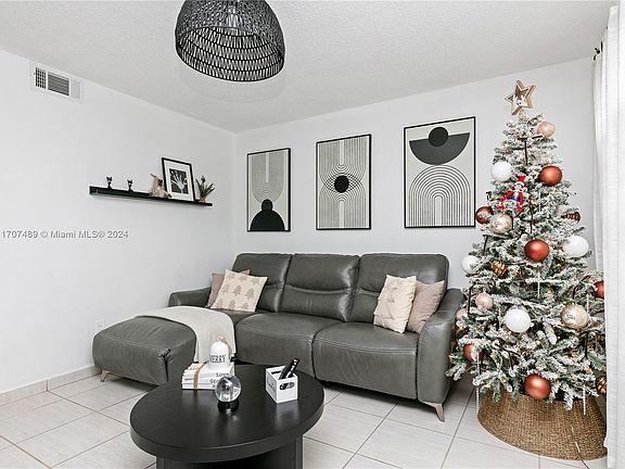 5th image of 2273 W 52nd St #1-6