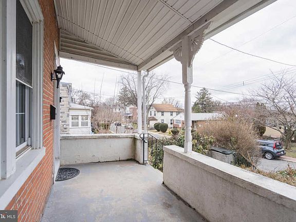 3rd image of 3837 James St
