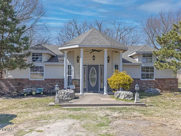 2953 Rowan Dr, Seneca, MO 64865