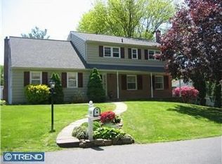 2 Berkshire Dr, Wallingford, PA 19086