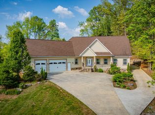 721 Powder Branch Rd, Elizabethton, TN 37643