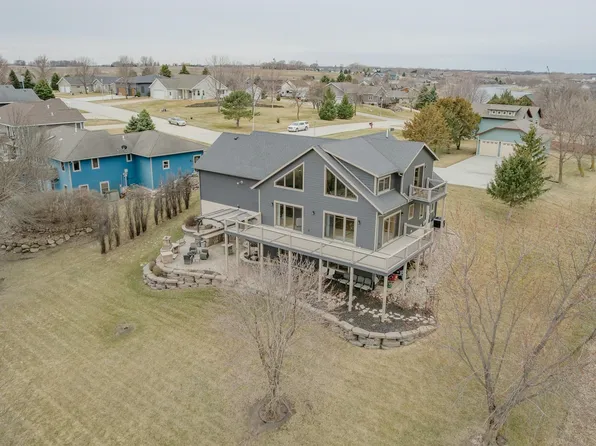 24 Ann St, Milford, IA 51351